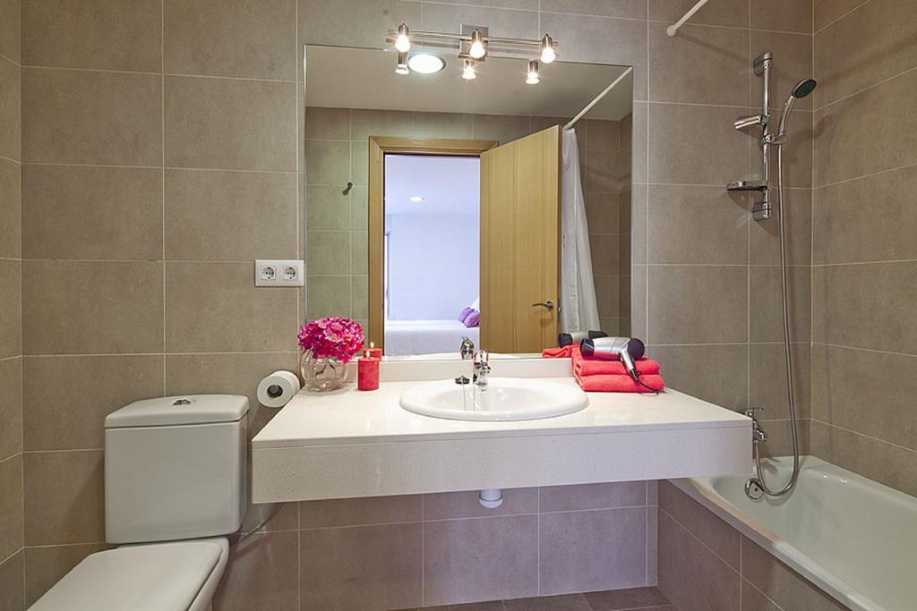 Charmsuites Paralel Barcelona Room photo