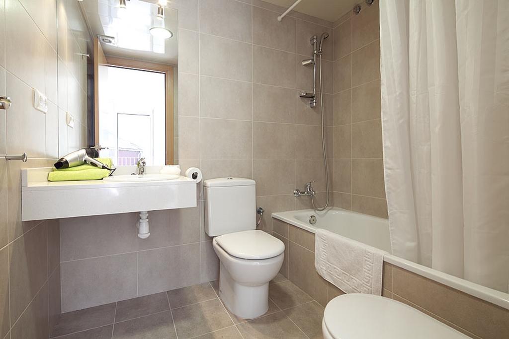 Charmsuites Paralel Barcelona Room photo