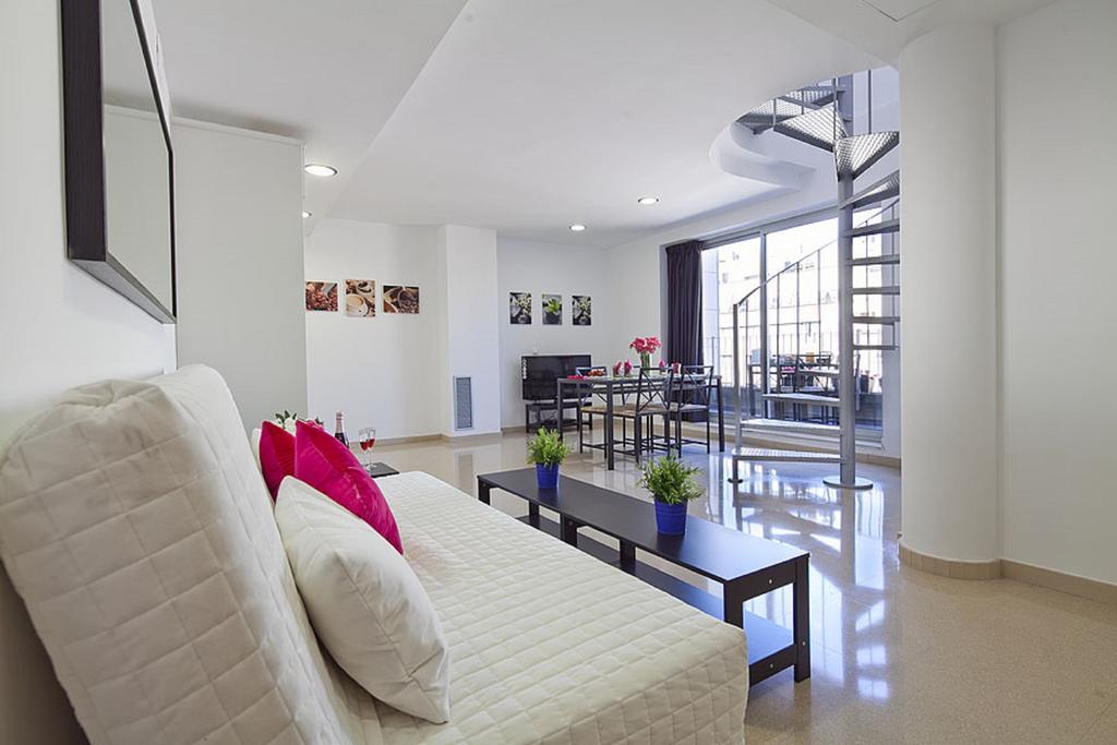 Charmsuites Paralel Barcelona Room photo